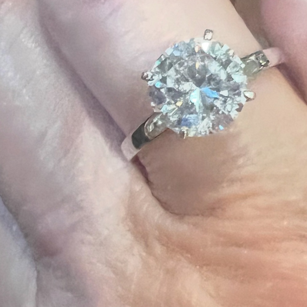 Elegant Silver cubic zirconia Ring